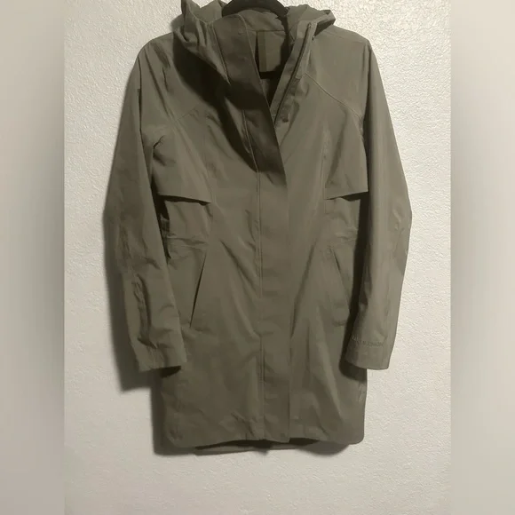 Lululemon Rain Rebel Stretch Jacket - Picture 4 of 12